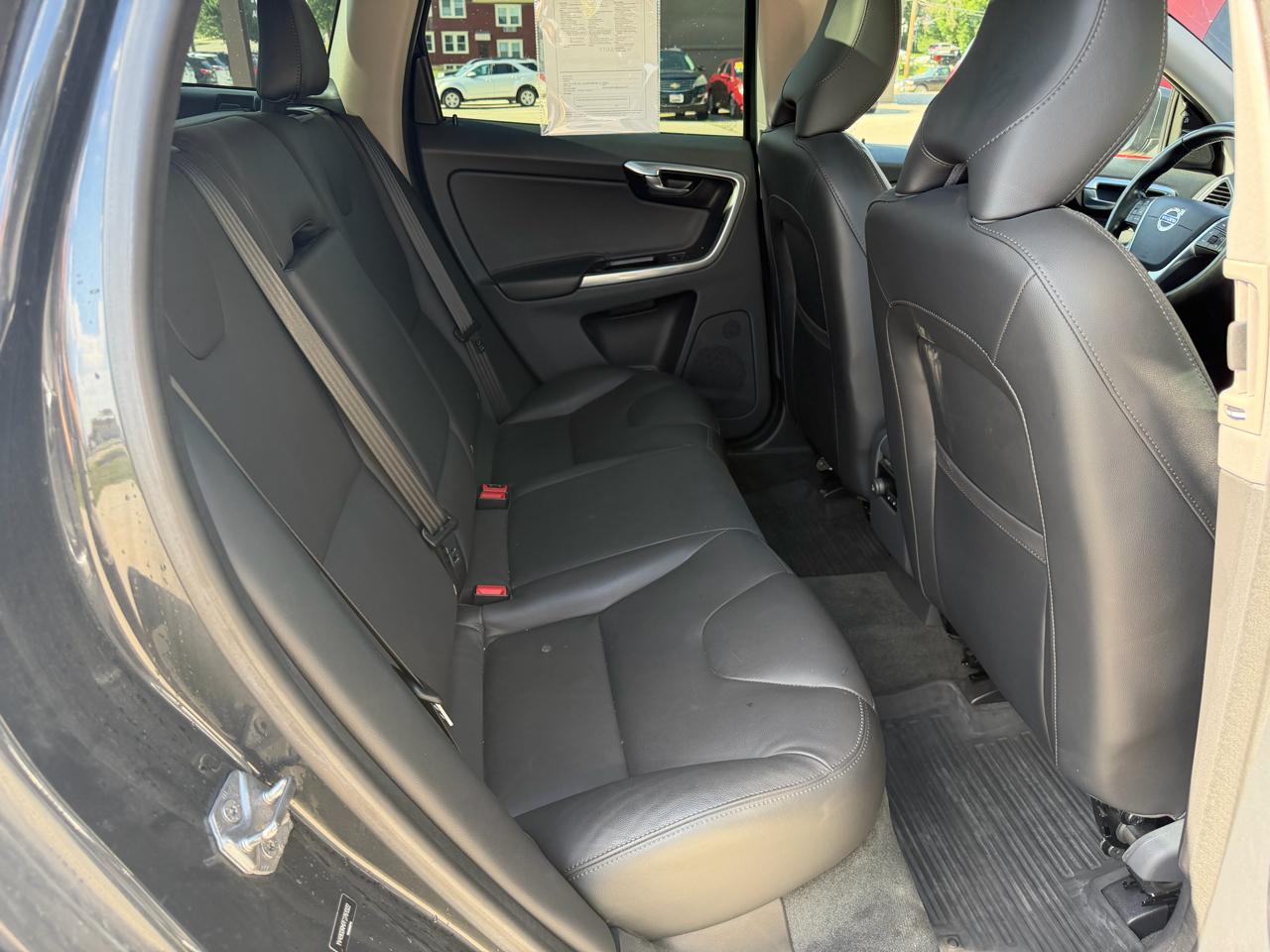 Volvo XC60 2015.5 AWD 4dr T6 Platinum 2015