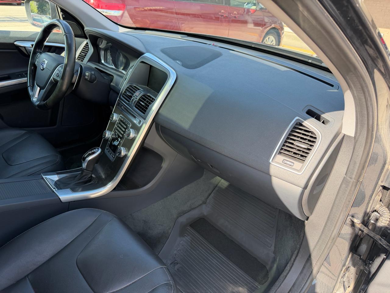 Volvo XC60 2015.5 AWD 4dr T6 Platinum 2015