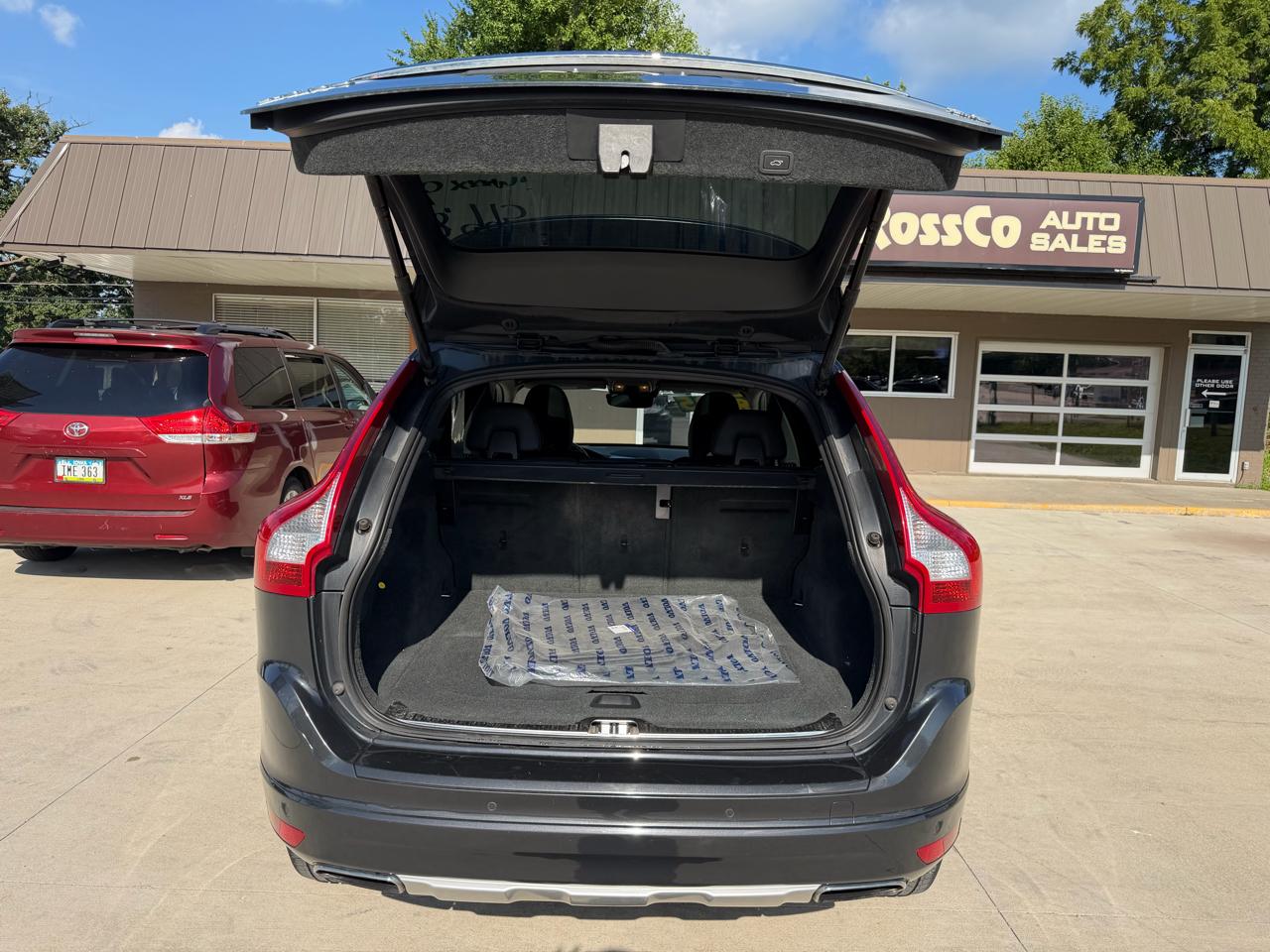 Volvo XC60 2015.5 AWD 4dr T6 Platinum 2015