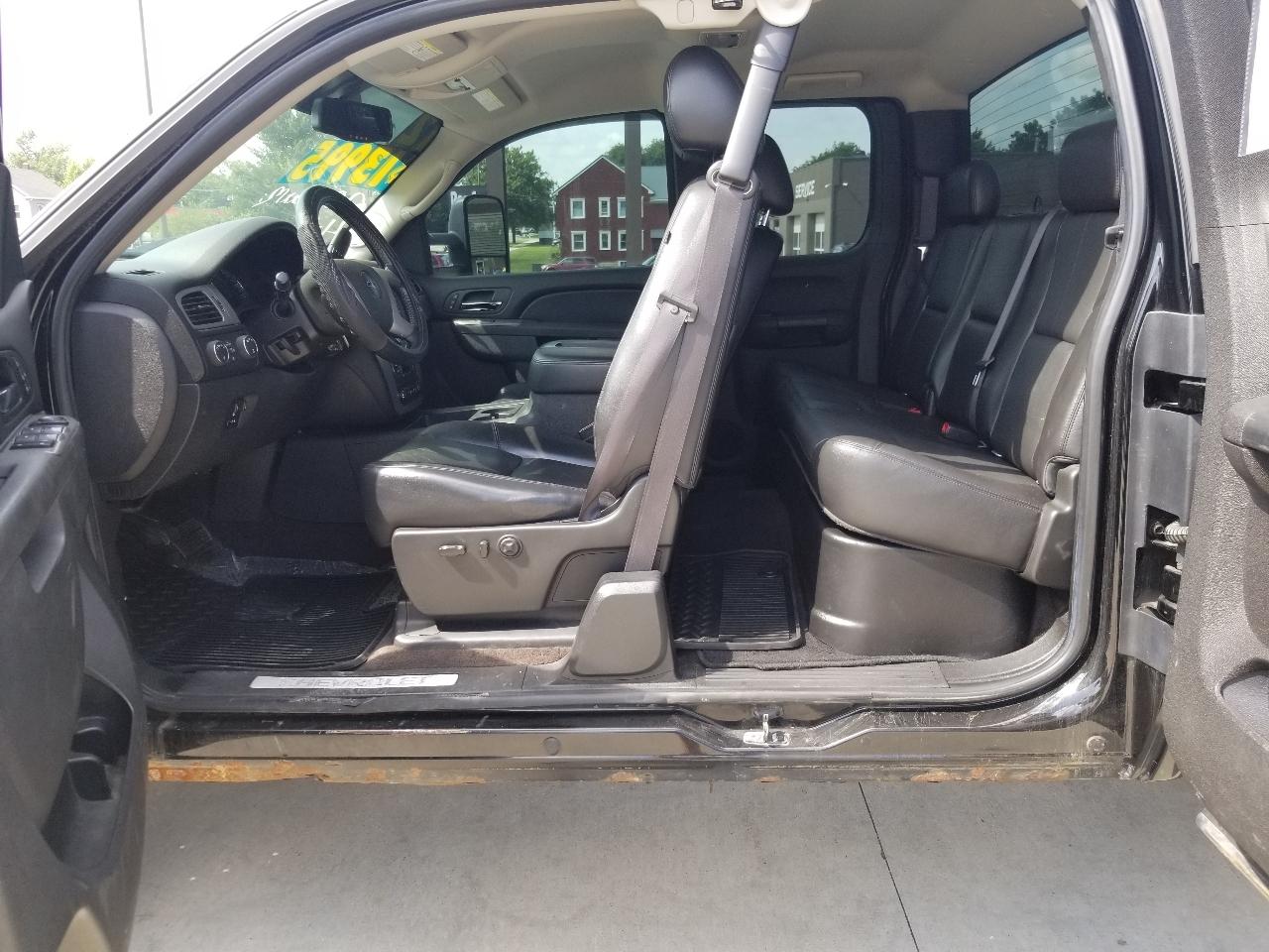 Chevrolet Silverado 2500HD 4WD Ext Cab 144.2" LTZ 2012