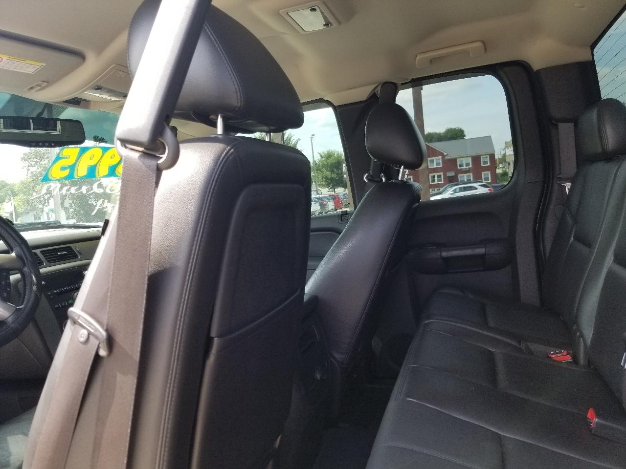 Chevrolet Silverado 2500HD 4WD Ext Cab 144.2" LTZ 2012