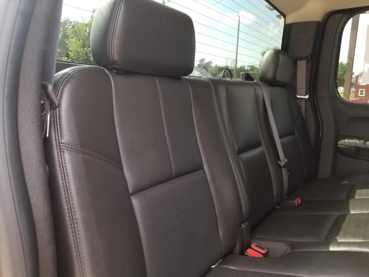 Chevrolet Silverado 2500HD 4WD Ext Cab 144.2" LTZ 2012