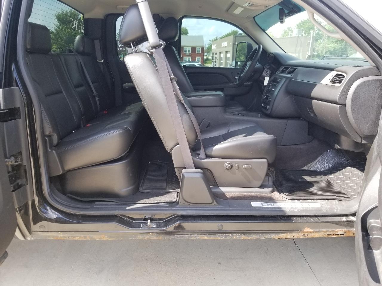 Chevrolet Silverado 2500HD 4WD Ext Cab 144.2" LTZ 2012