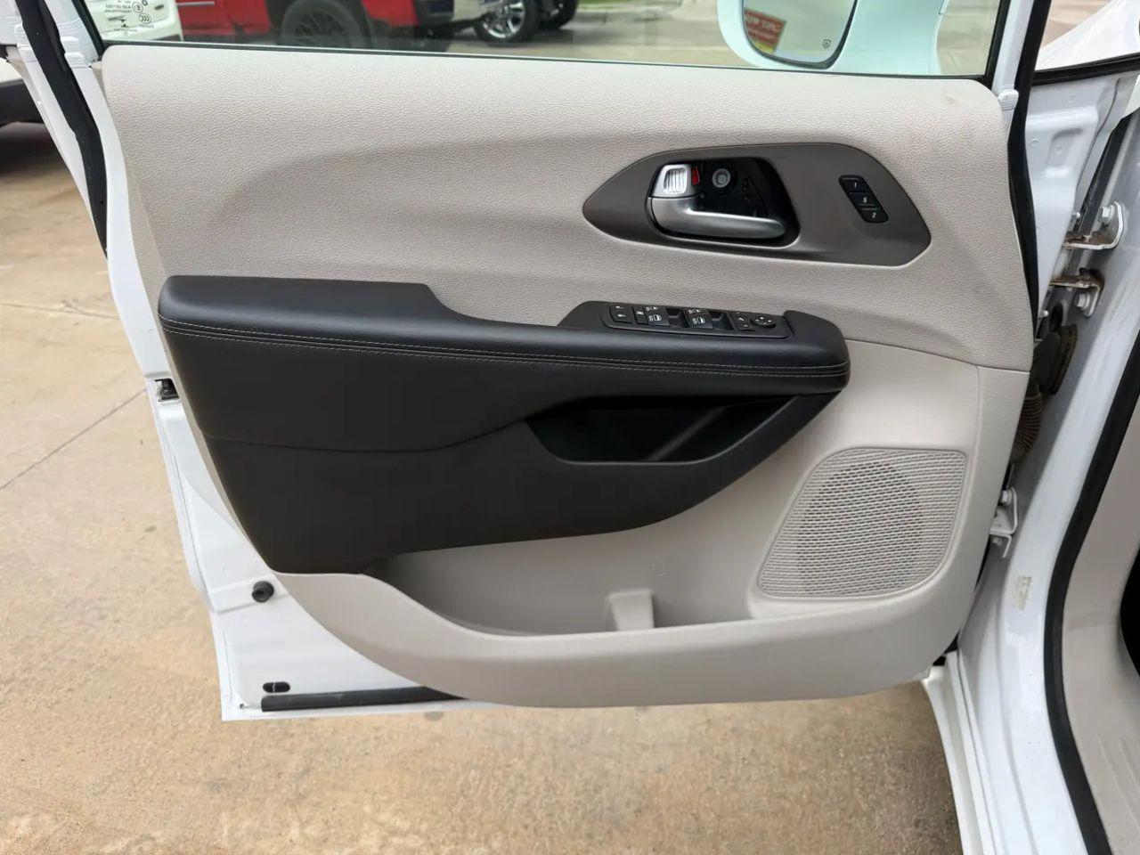 Chrysler Pacifica Limited FWD 2018