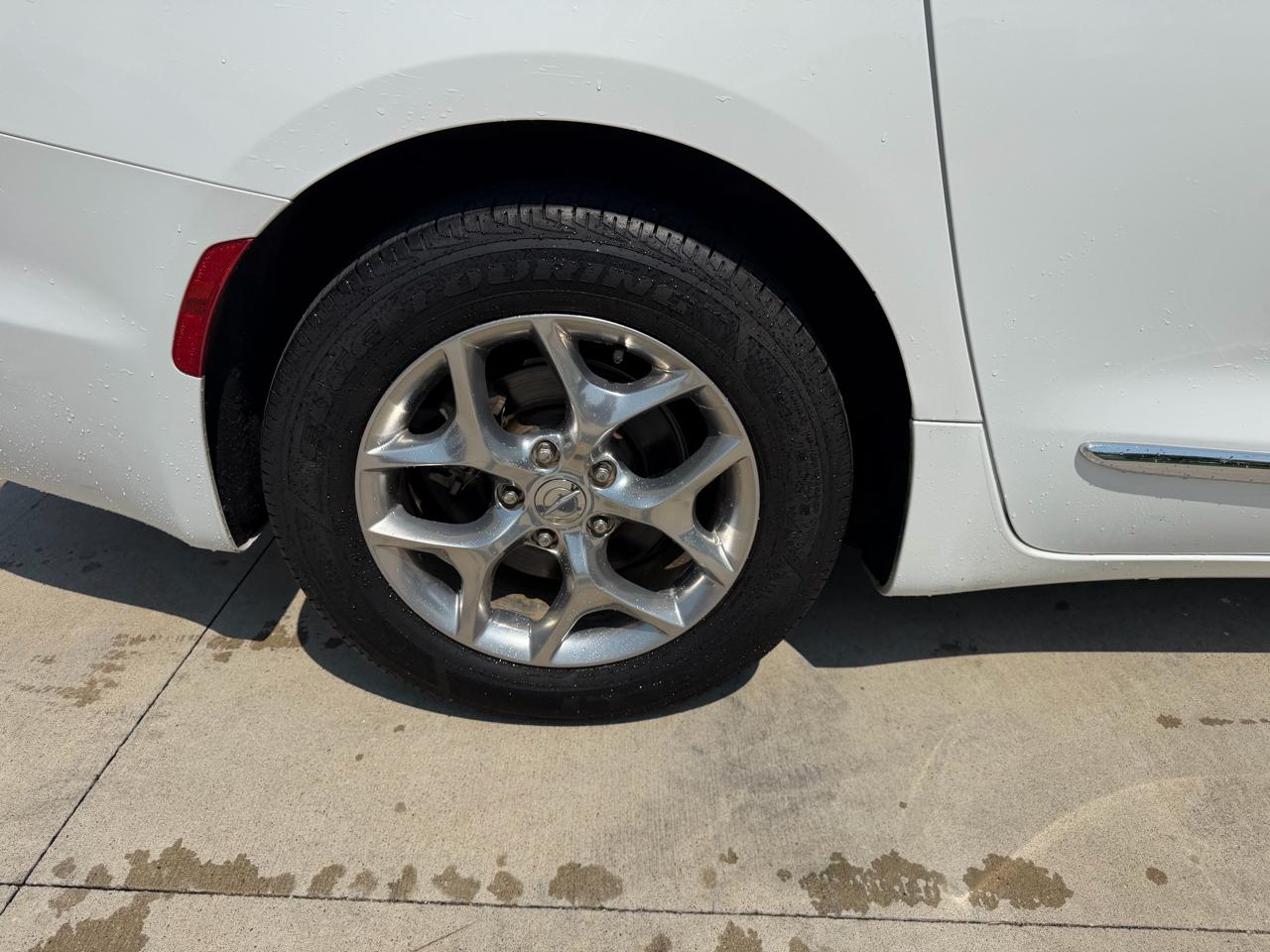Chrysler Pacifica Limited FWD 2018