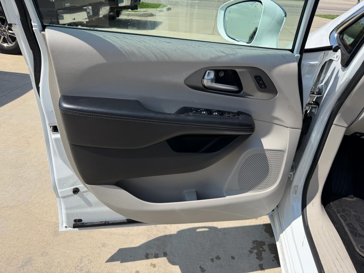 Chrysler Pacifica Limited FWD 2018
