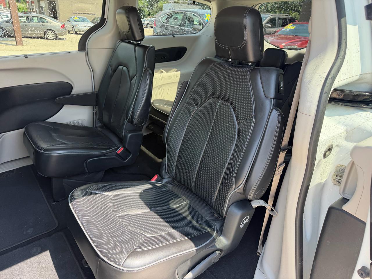 Chrysler Pacifica Limited FWD 2018