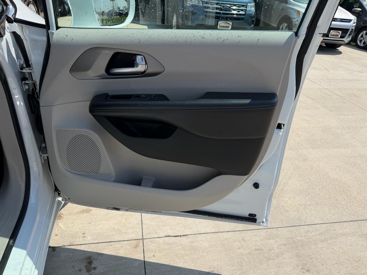 Chrysler Pacifica Limited FWD 2018