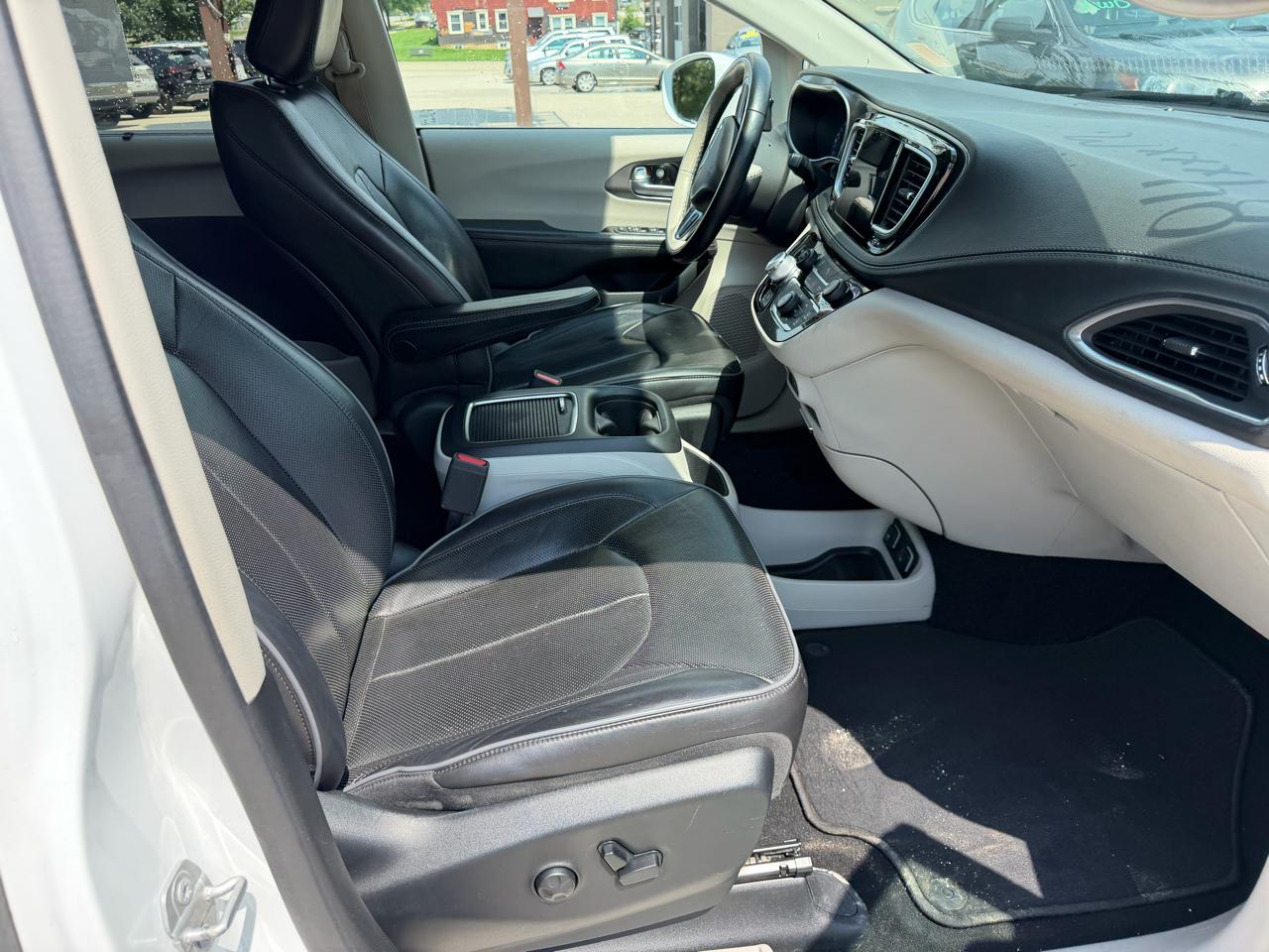 Chrysler Pacifica Limited FWD 2018