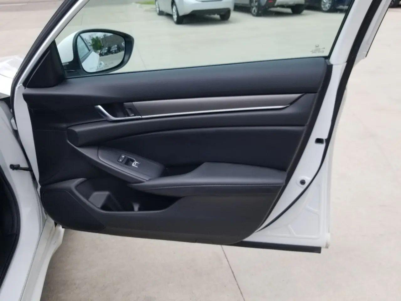 Honda Accord Sedan LX 1.5T CVT 2022