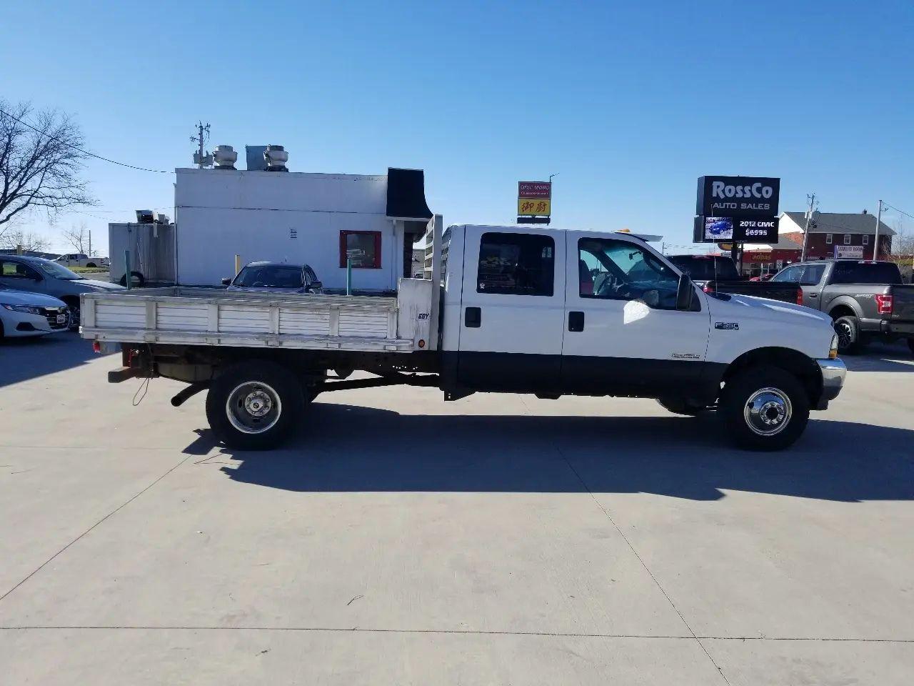 Ford Super Duty F-350 DRW Crew Cab 176" WB 60" CA Lariat 4WD 2004