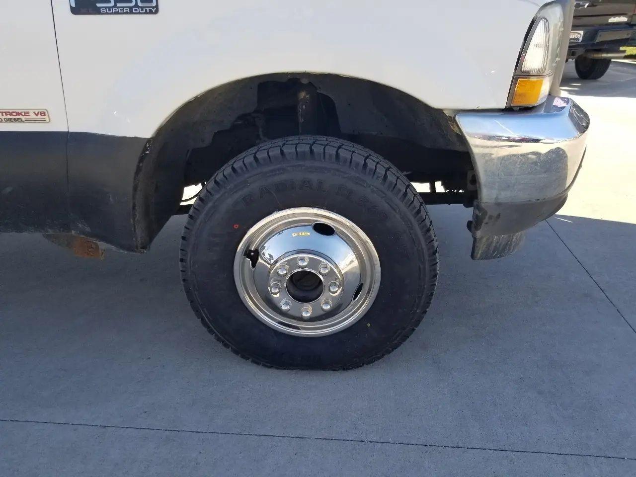 Ford Super Duty F-350 DRW Crew Cab 176" WB 60" CA Lariat 4WD 2004