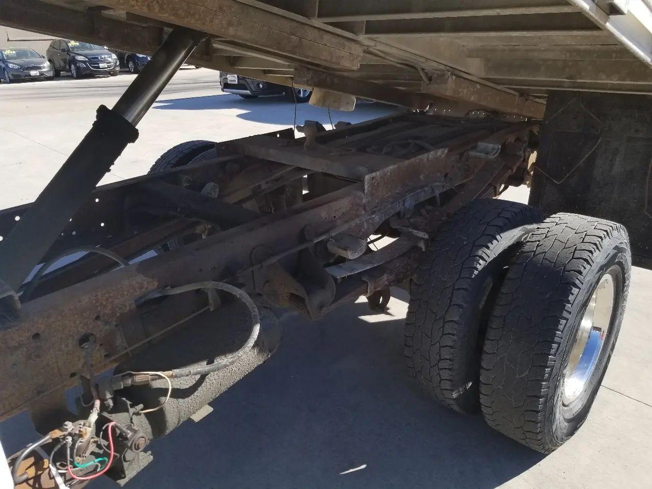 Ford Super Duty F-350 DRW Crew Cab 176" WB 60" CA Lariat 4WD 2004