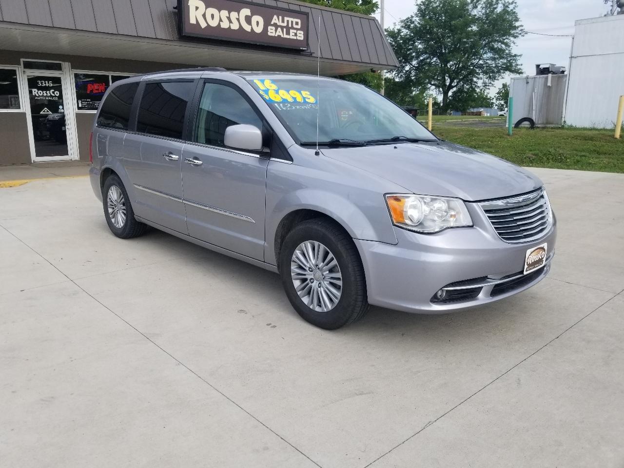 Chrysler Town & Country 4dr Wgn Touring 2016