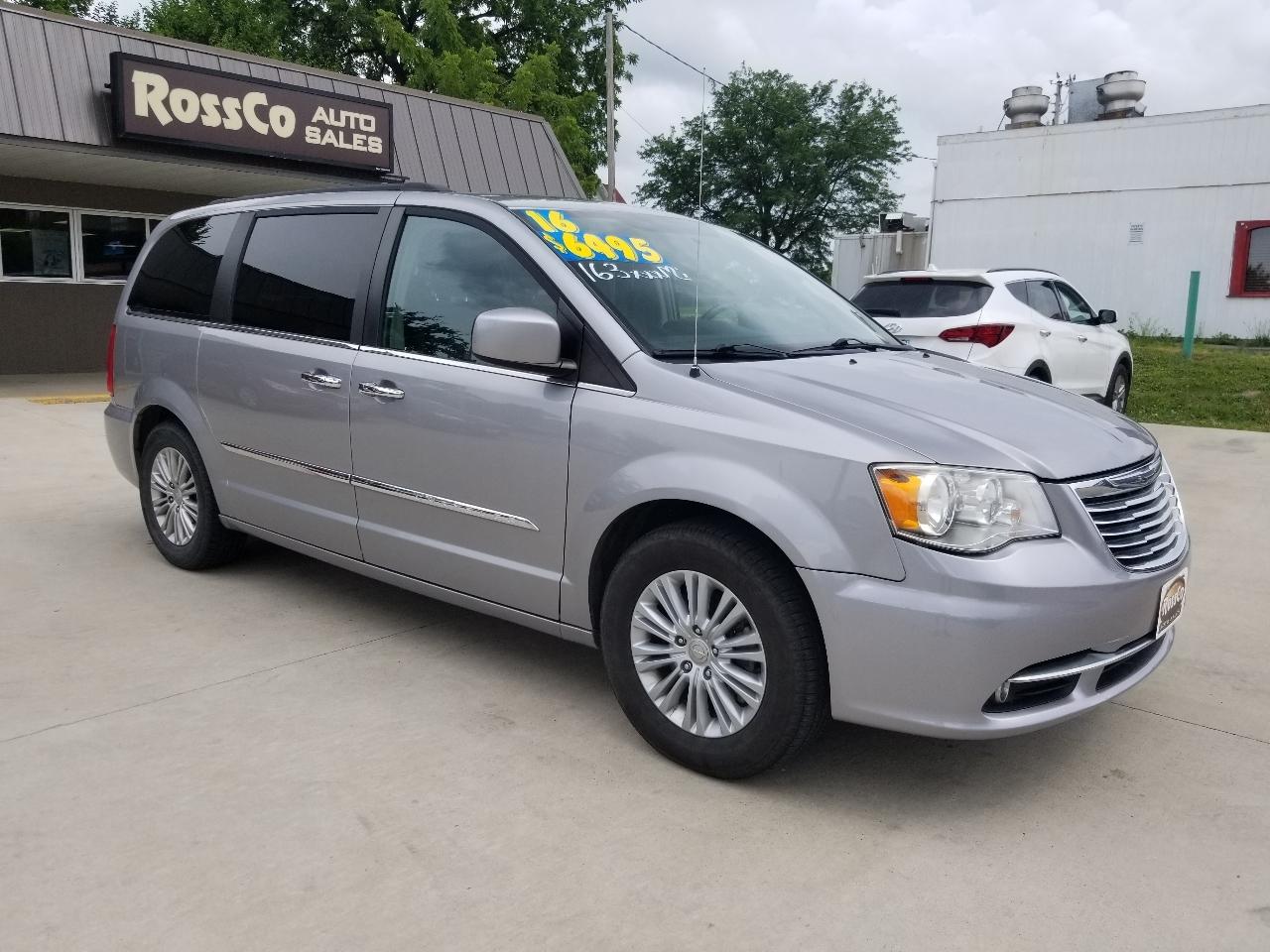 Chrysler Town & Country 4dr Wgn Touring 2016