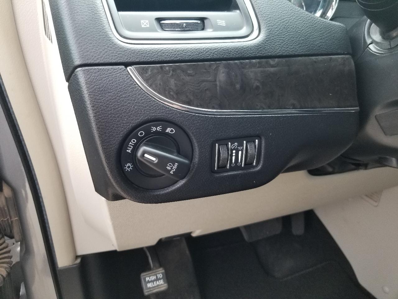 Chrysler Town & Country 4dr Wgn Touring 2016