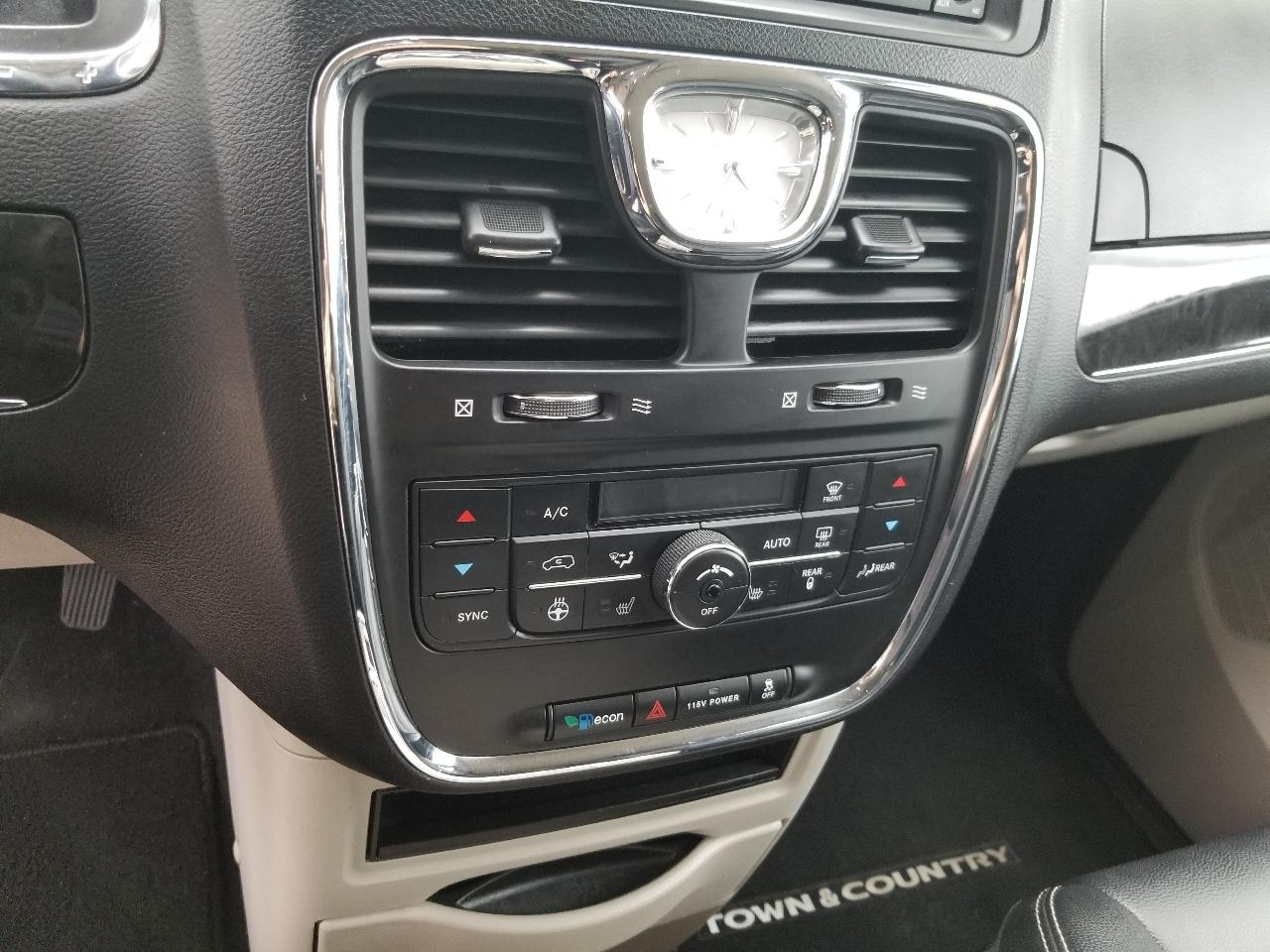 Chrysler Town & Country 4dr Wgn Touring 2016