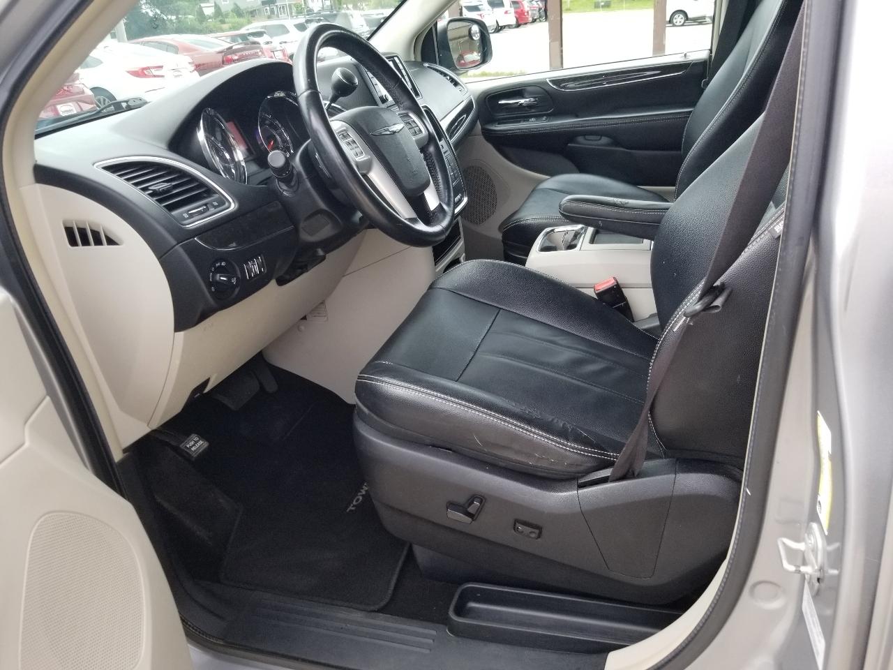 Chrysler Town & Country 4dr Wgn Touring 2016