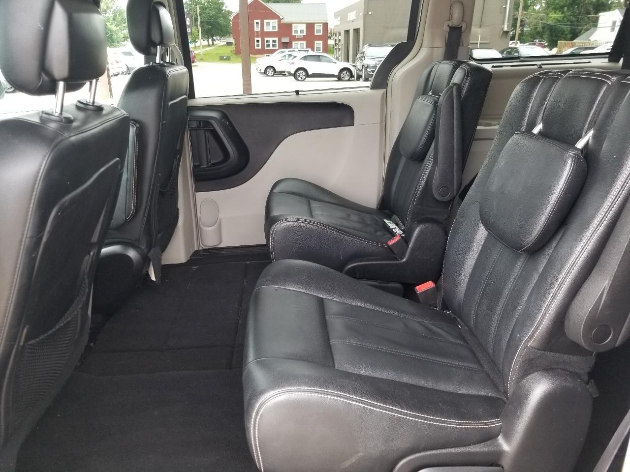 Chrysler Town & Country 4dr Wgn Touring 2016