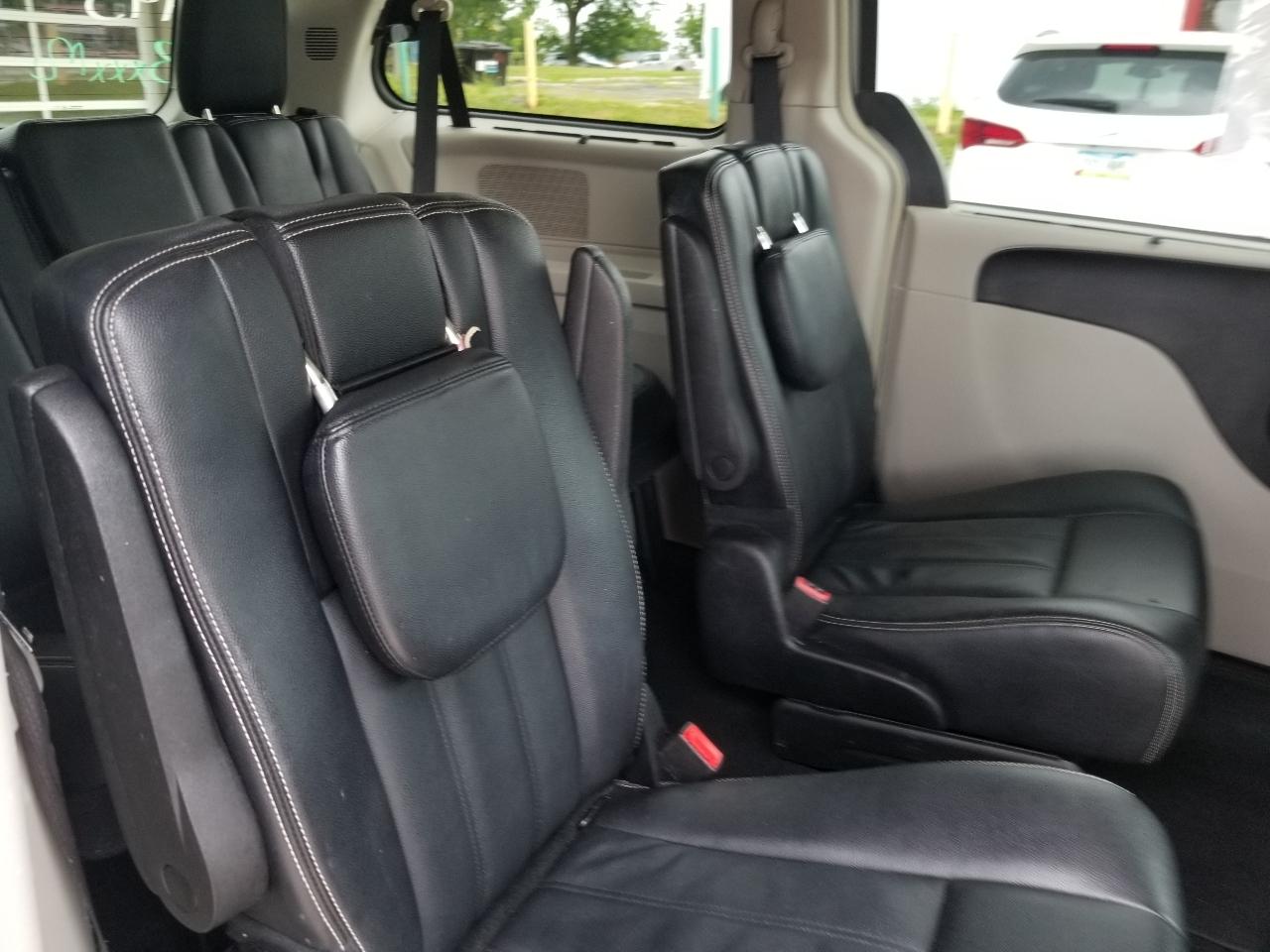 Chrysler Town & Country 4dr Wgn Touring 2016