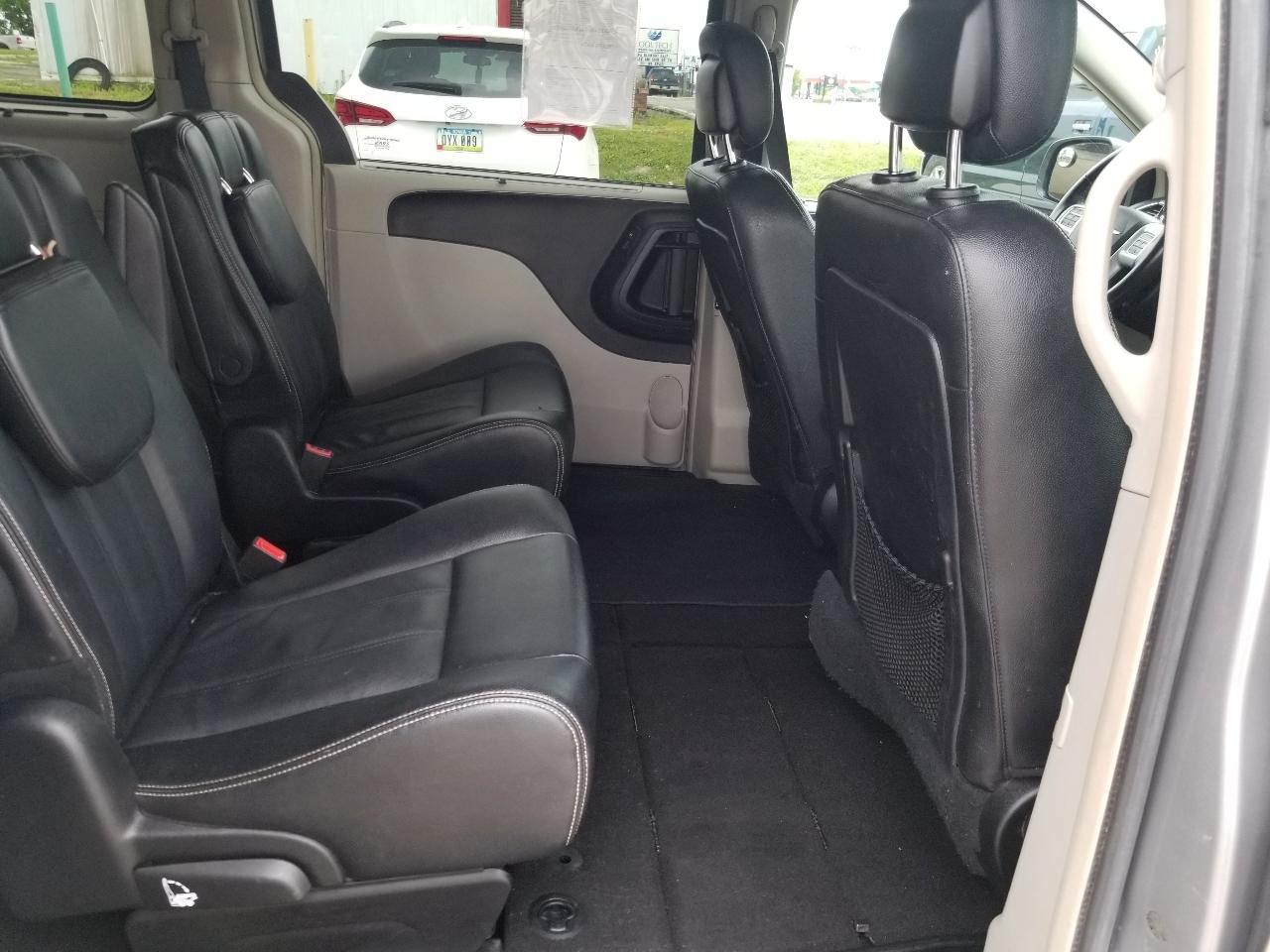 Chrysler Town & Country 4dr Wgn Touring 2016