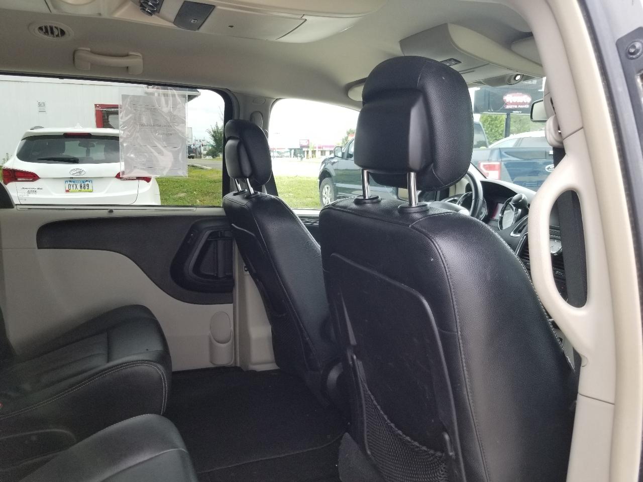 Chrysler Town & Country 4dr Wgn Touring 2016