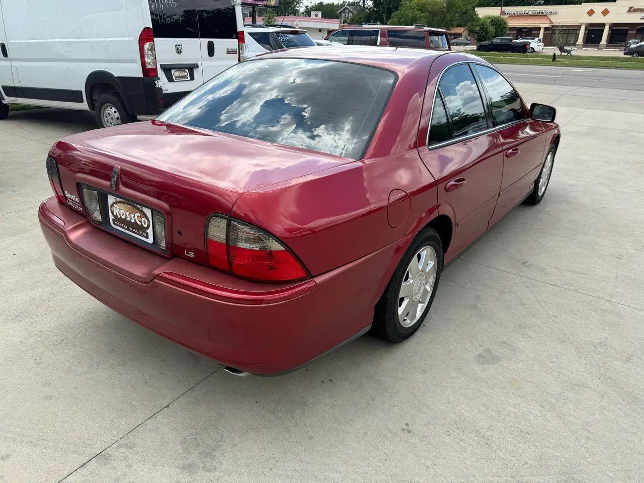 Lincoln LS 4dr Sdn V6 Auto w/Luxury Pkg 2004