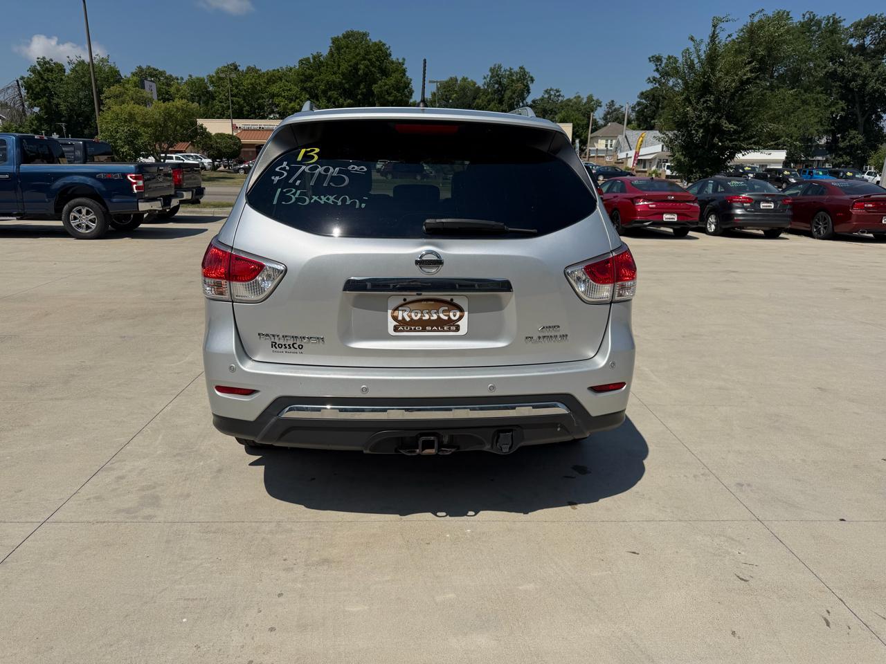 Nissan Pathfinder 4WD 4dr Platinum 2013