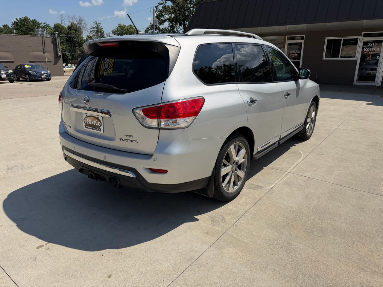 Nissan Pathfinder 4WD 4dr Platinum 2013