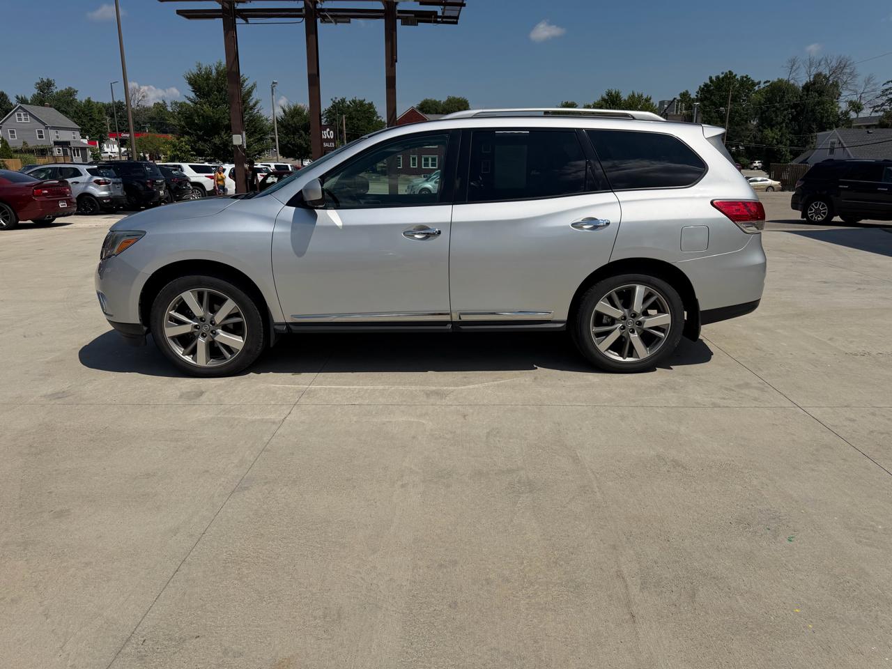 Nissan Pathfinder 4WD 4dr Platinum 2013