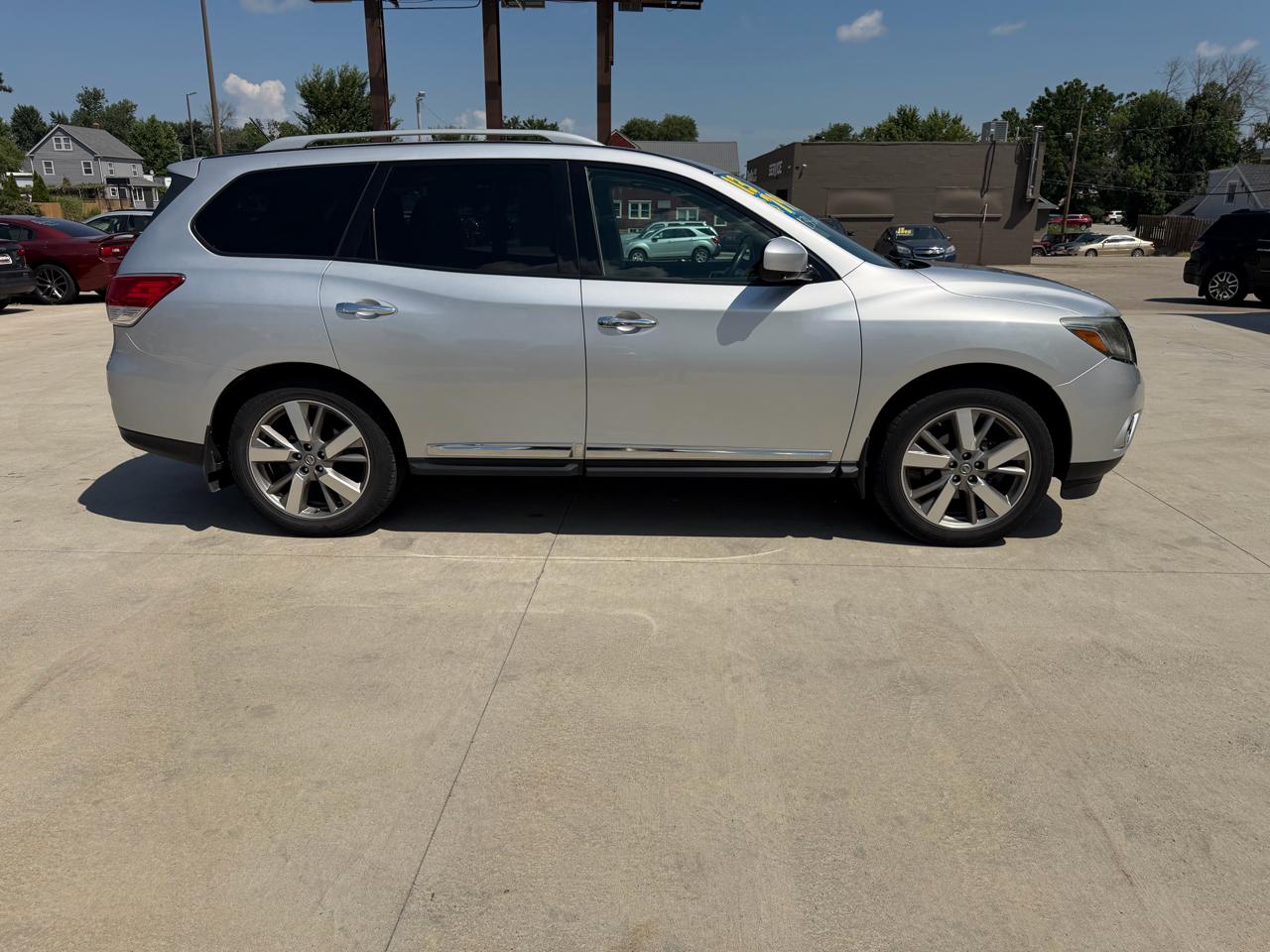 Nissan Pathfinder 4WD 4dr Platinum 2013