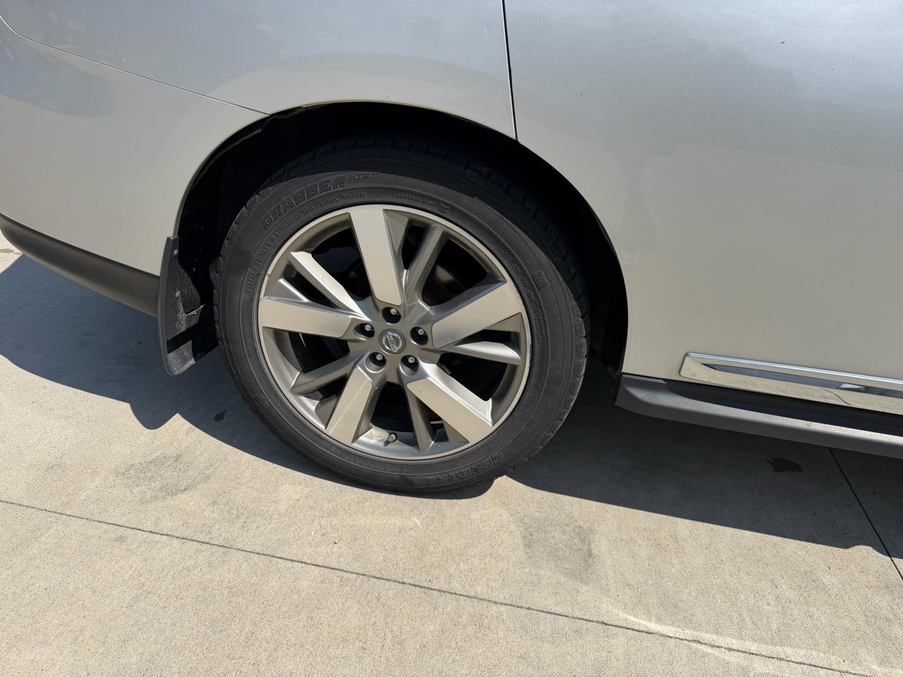 Nissan Pathfinder 4WD 4dr Platinum 2013