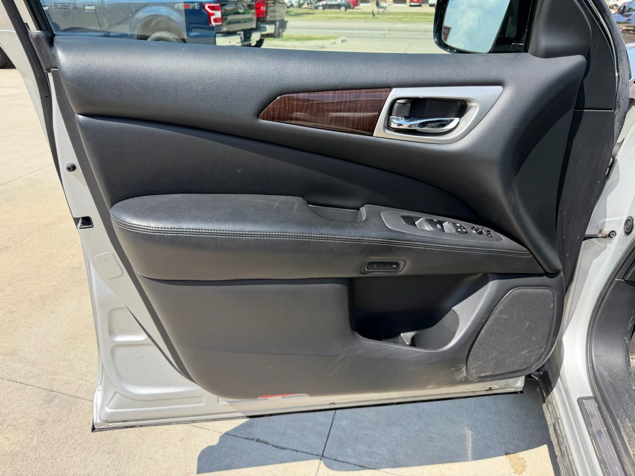 Nissan Pathfinder 4WD 4dr Platinum 2013