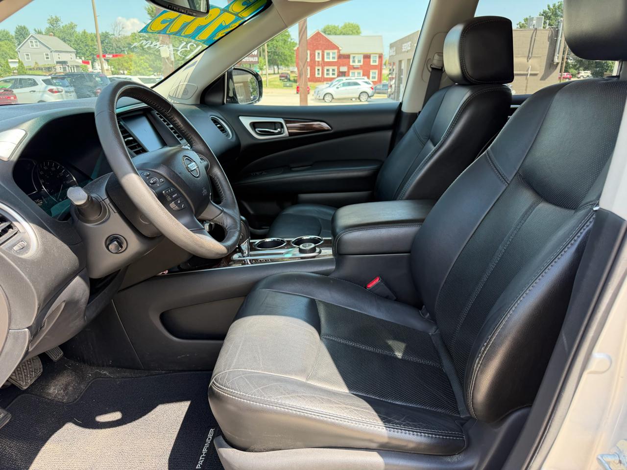 Nissan Pathfinder 4WD 4dr Platinum 2013