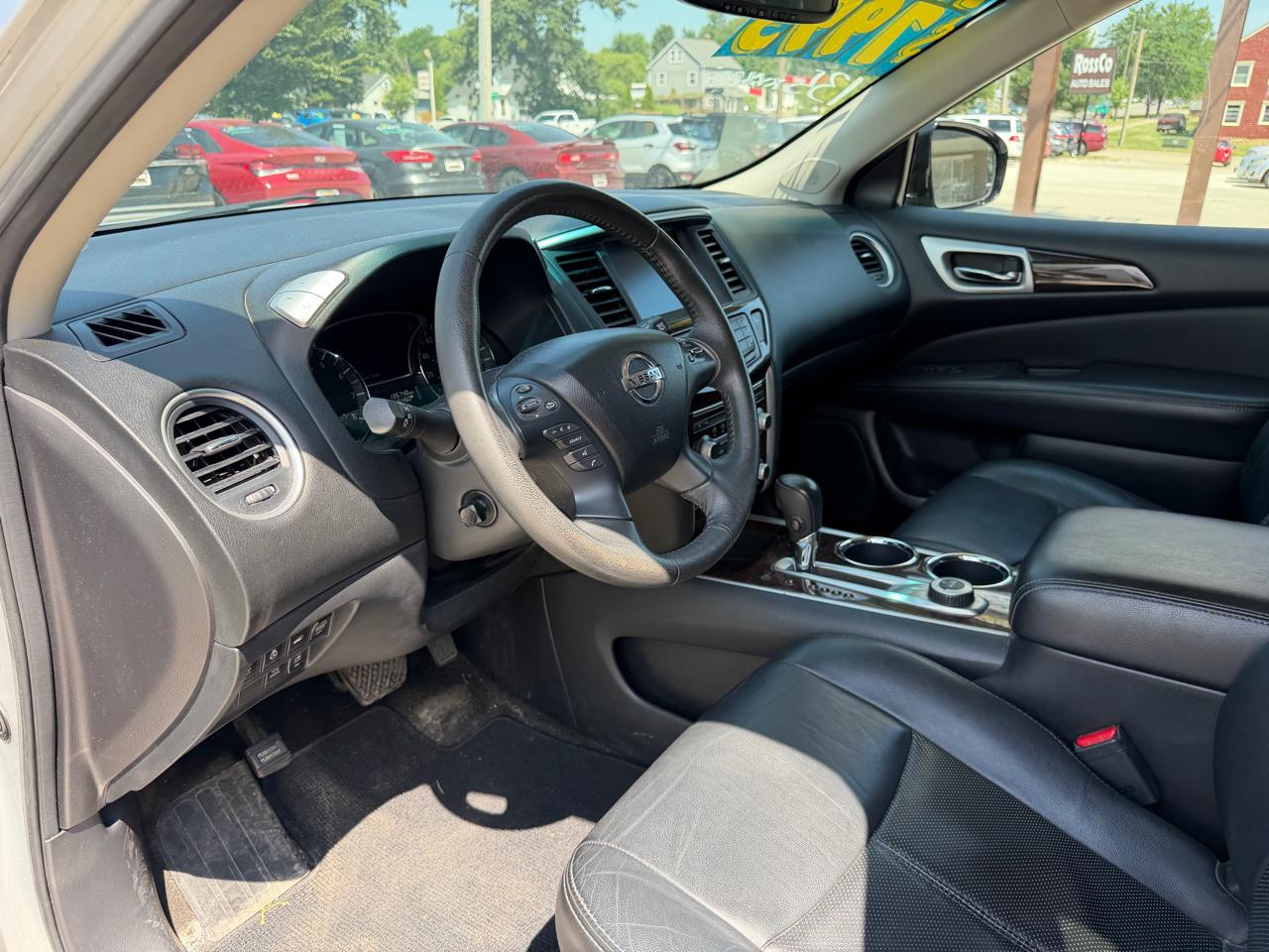 Nissan Pathfinder 4WD 4dr Platinum 2013