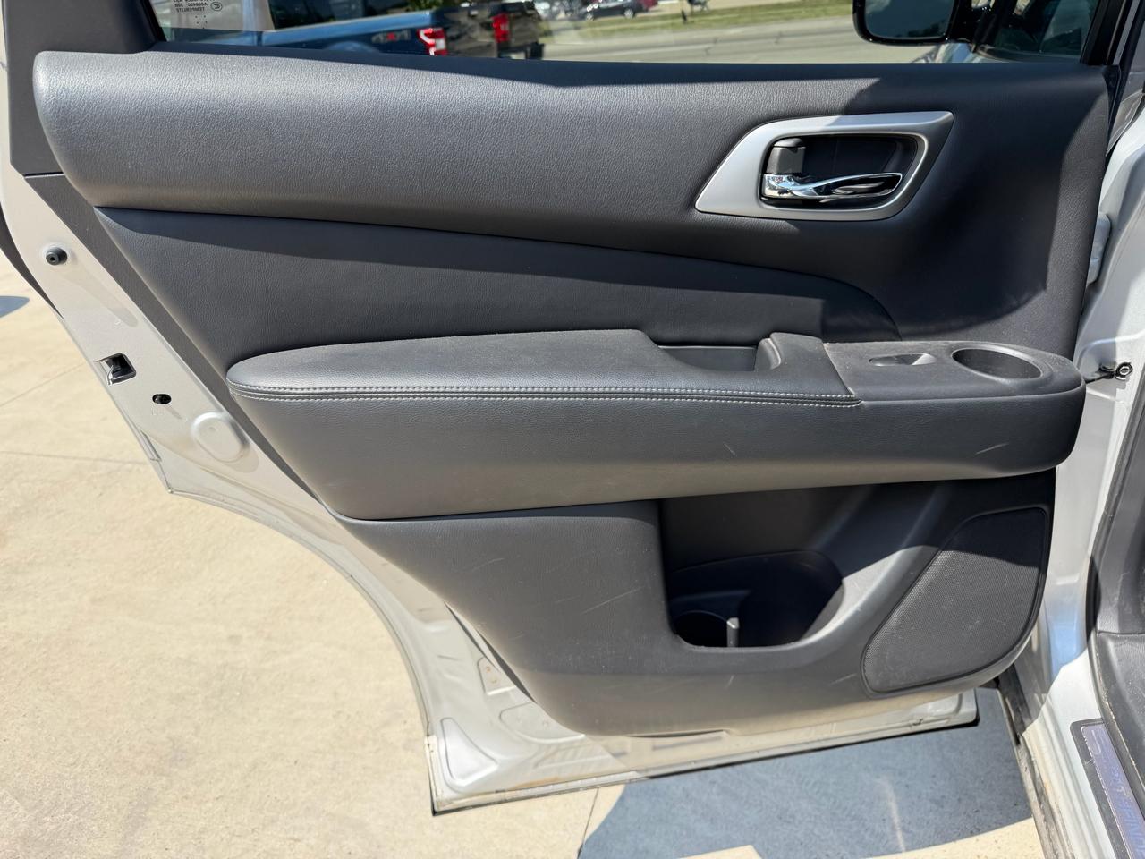 Nissan Pathfinder 4WD 4dr Platinum 2013