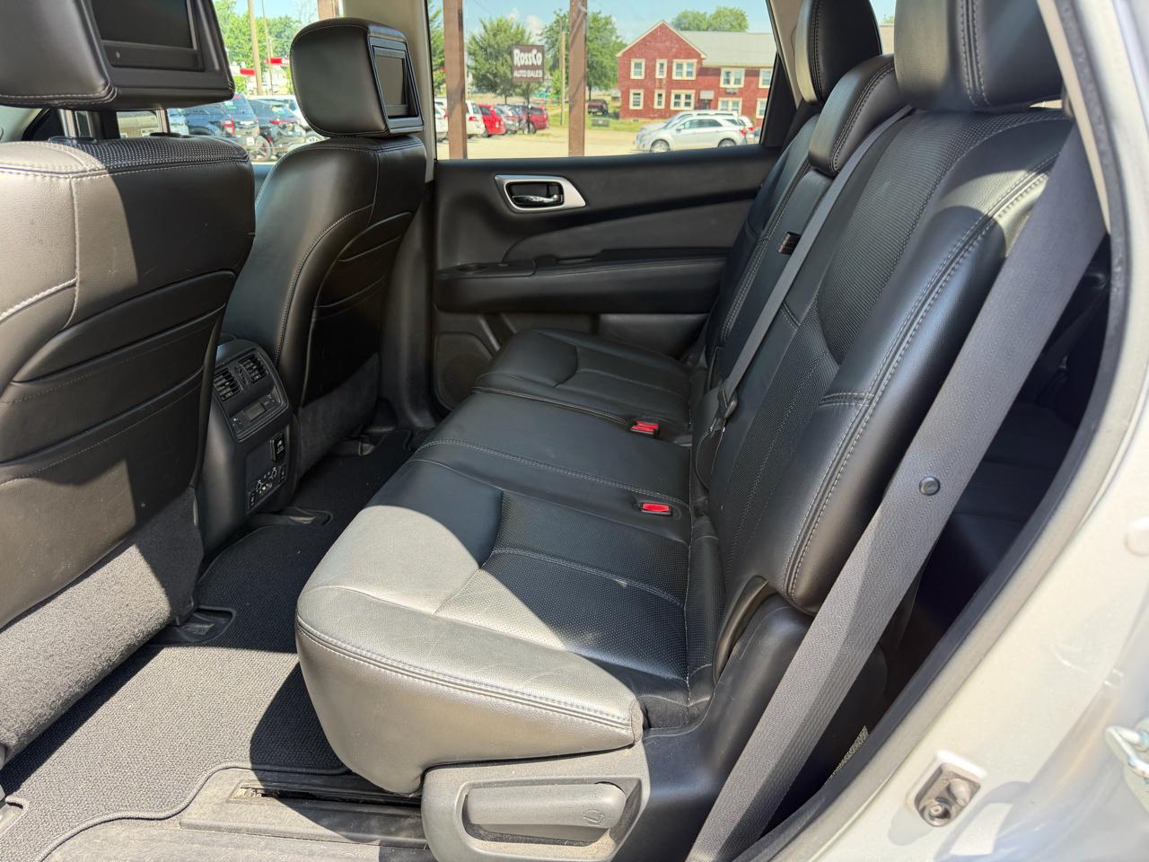 Nissan Pathfinder 4WD 4dr Platinum 2013