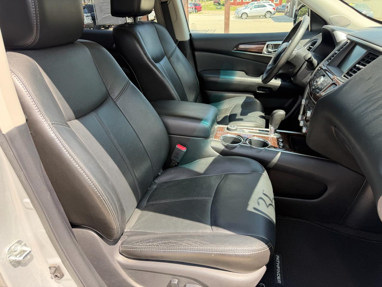 Nissan Pathfinder 4WD 4dr Platinum 2013