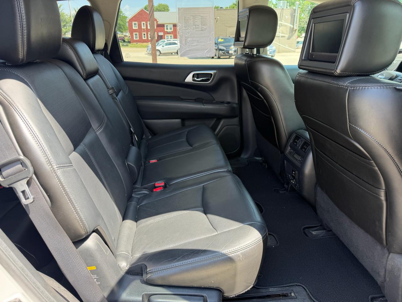 Nissan Pathfinder 4WD 4dr Platinum 2013