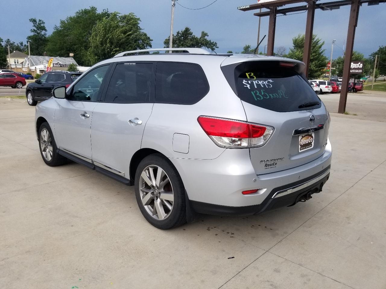 Nissan Pathfinder 4WD 4dr Platinum 2013
