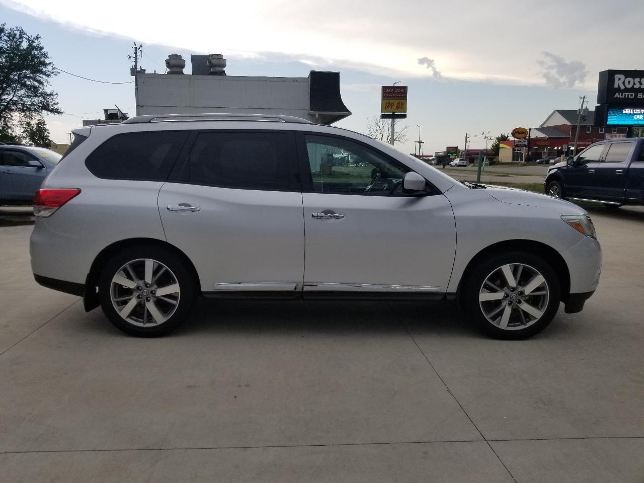 Nissan Pathfinder 4WD 4dr Platinum 2013