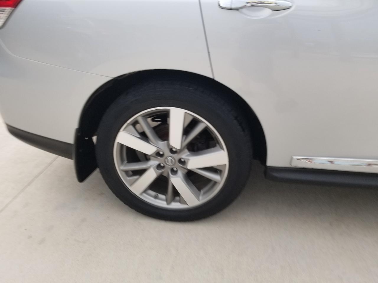 Nissan Pathfinder 4WD 4dr Platinum 2013