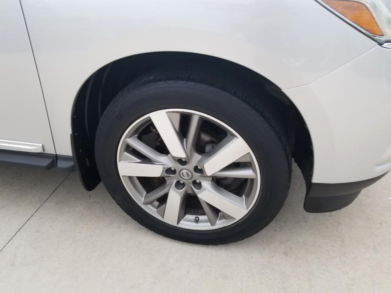 Nissan Pathfinder 4WD 4dr Platinum 2013