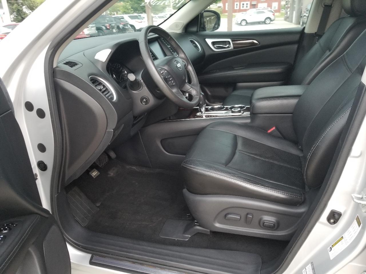 Nissan Pathfinder 4WD 4dr Platinum 2013