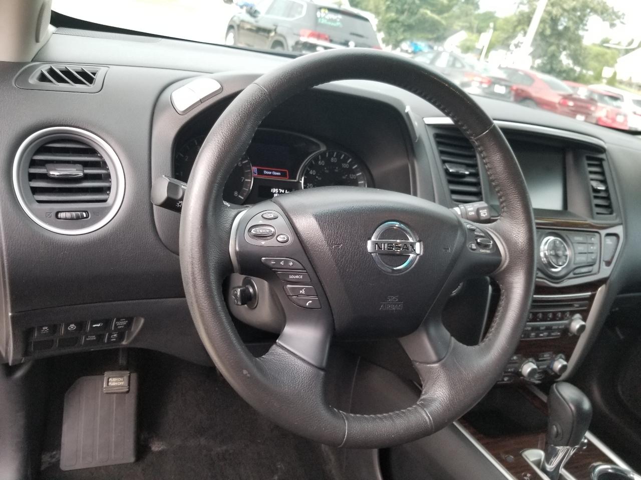 Nissan Pathfinder 4WD 4dr Platinum 2013