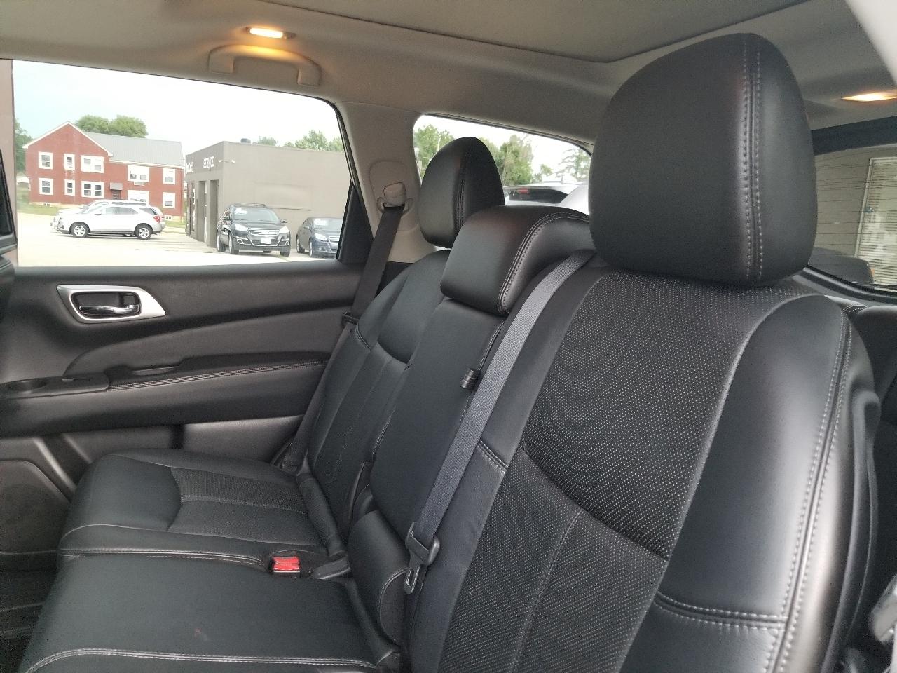 Nissan Pathfinder 4WD 4dr Platinum 2013