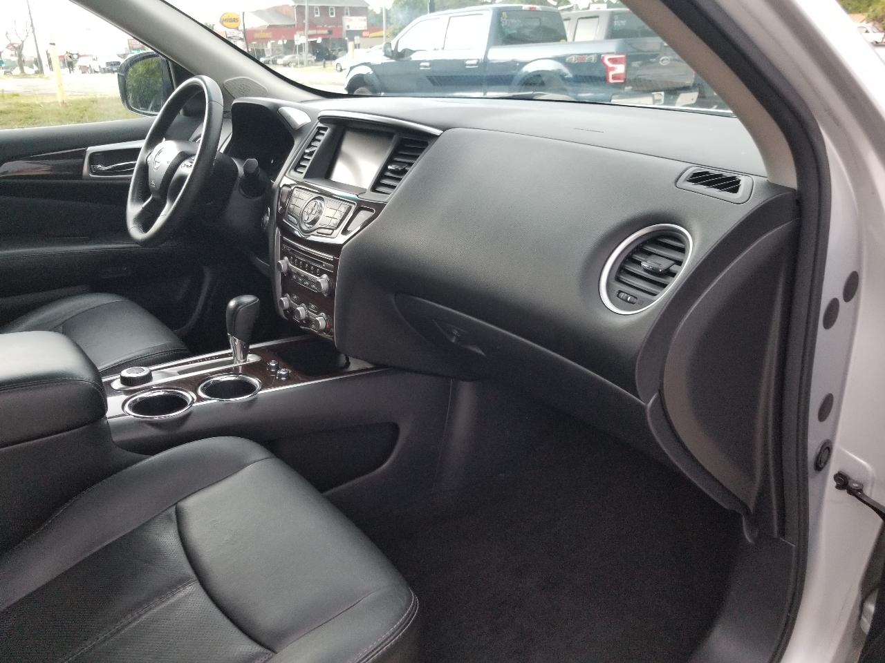 Nissan Pathfinder 4WD 4dr Platinum 2013