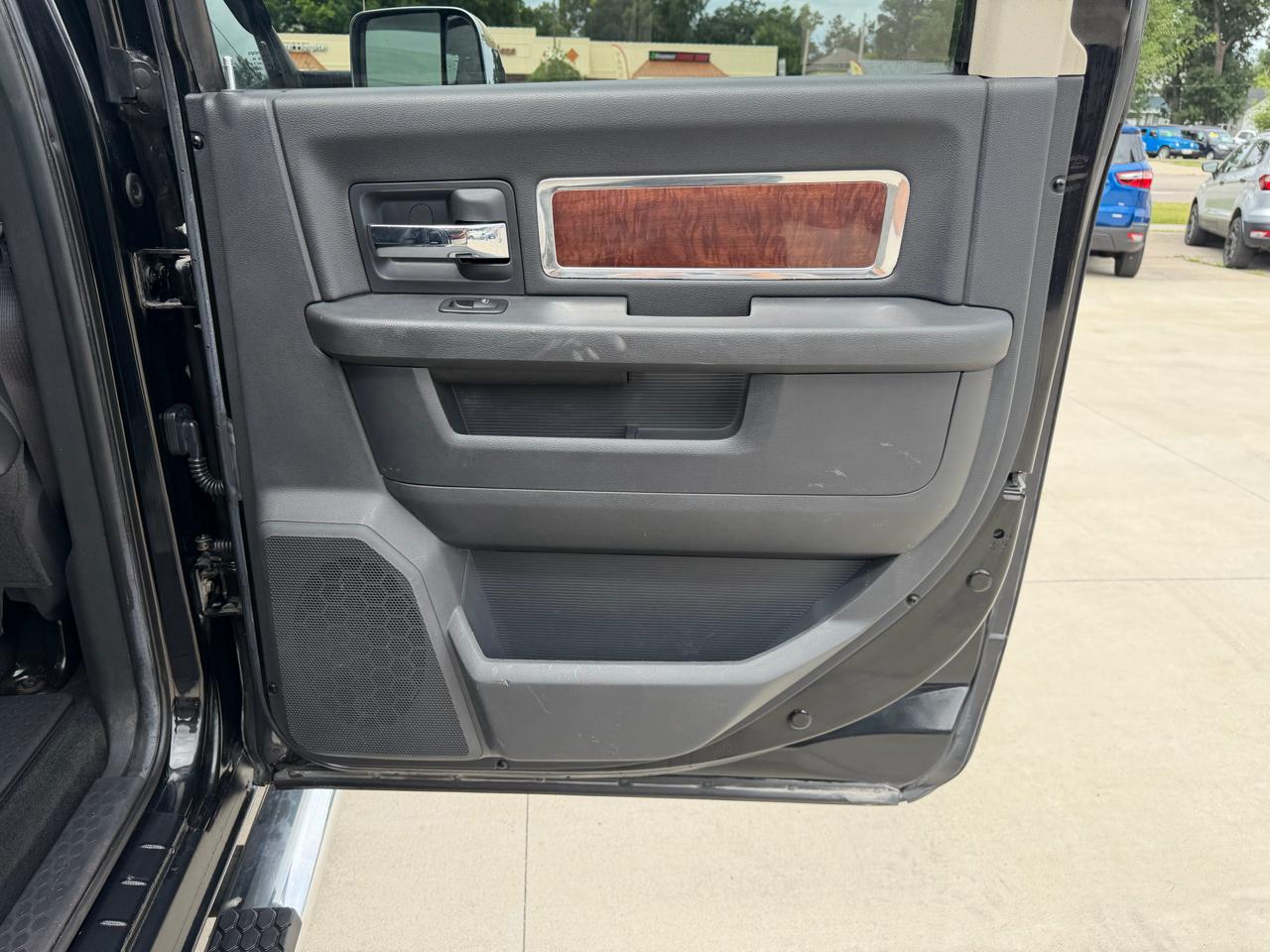 RAM 2500 Laramie 4x4 Crew Cab 8' Box 2012