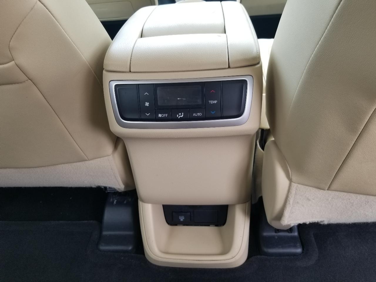 Toyota Highlander AWD 4dr V6 Limited (Natl) 2014