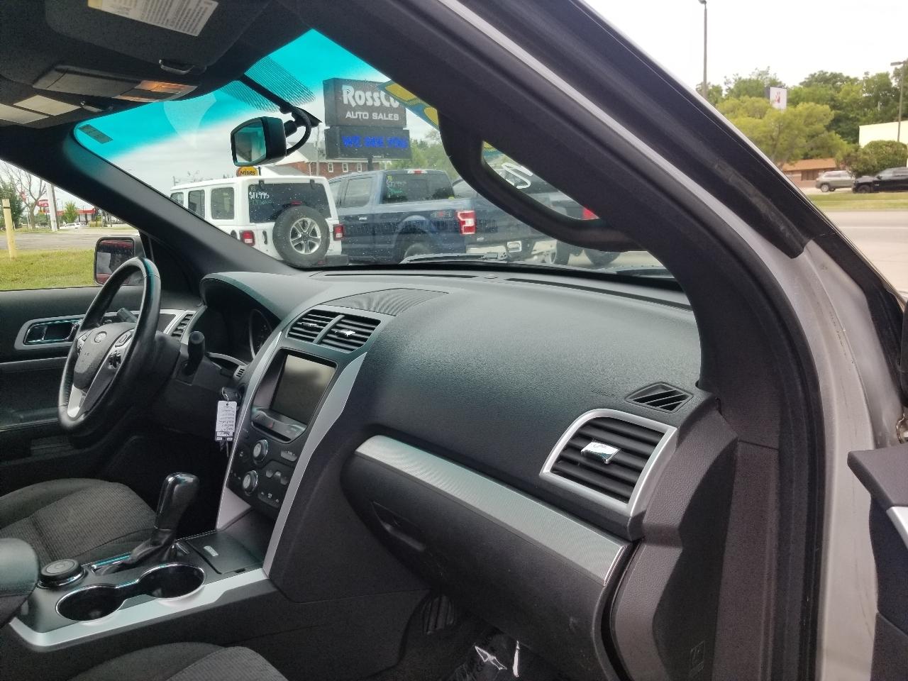 Ford Explorer 4WD 4dr XLT 2015